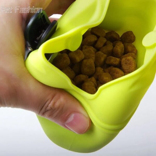 Easy pet training bag for quick rewards - Image 3