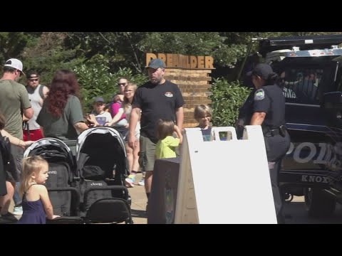 Knoxville Zoo hosts touch a truck event – YouTube