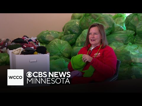 Hats and Mittens organization celebrates 30 years – YouTube