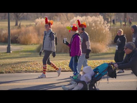 Record number of people at United Way Turkey Trot – YouTube