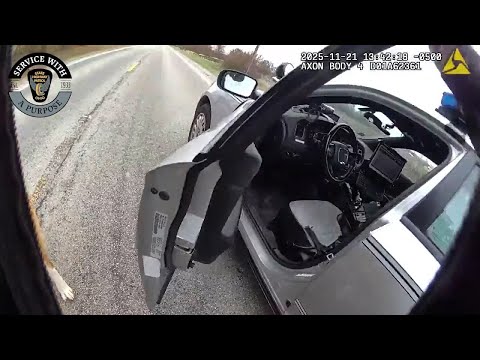 VIDEO: Ohio trooper helps rescue loose dog on roadway – YouTube