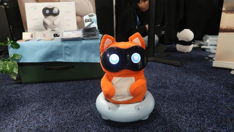 Japanese startup Ludens AI brought two very adorable robots to CES 2026 – Engadget