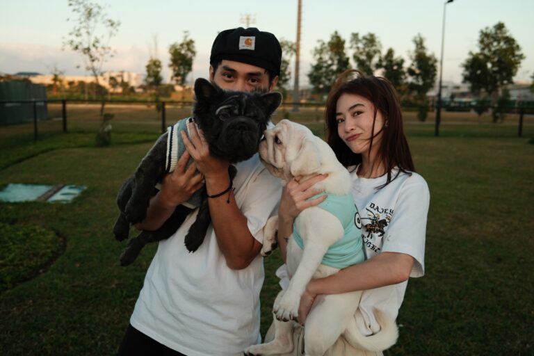 PAW-RFECT FAMILY Ex-“PBB” housemates and onscreen partners JM Ibarra and Fyang …