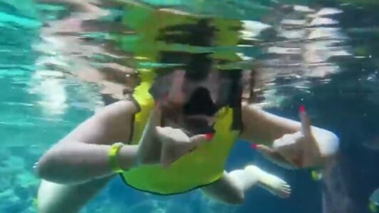 Snorkel & Feed the Fish in a Hawaiian Disney Paradise – YouTube