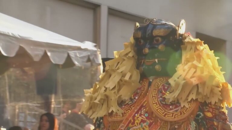 Chinese New Year Parade draws huge crowds, stars like Eileen Gu in SF – YouTube