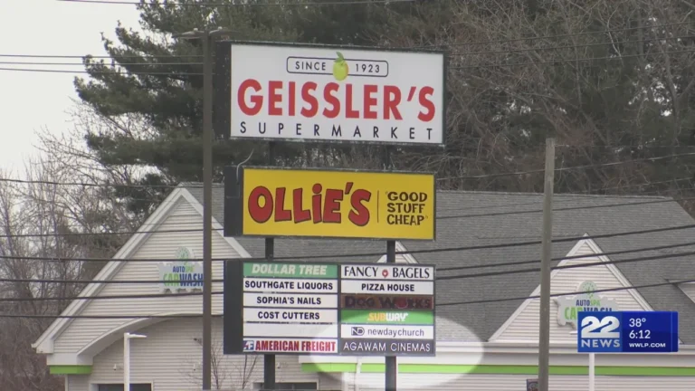 Agawam Cinemas claims sign removed without permission – WWLP