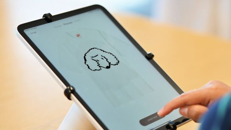 You Can Have Your Pets Drawn + Printed on a Uniqlo Tee This Weekend – Spot.ph